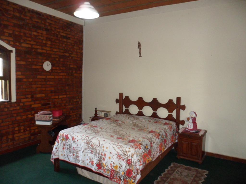 Casa, Centro, 4 Quartos, 10 Vagas, 1 Suíte