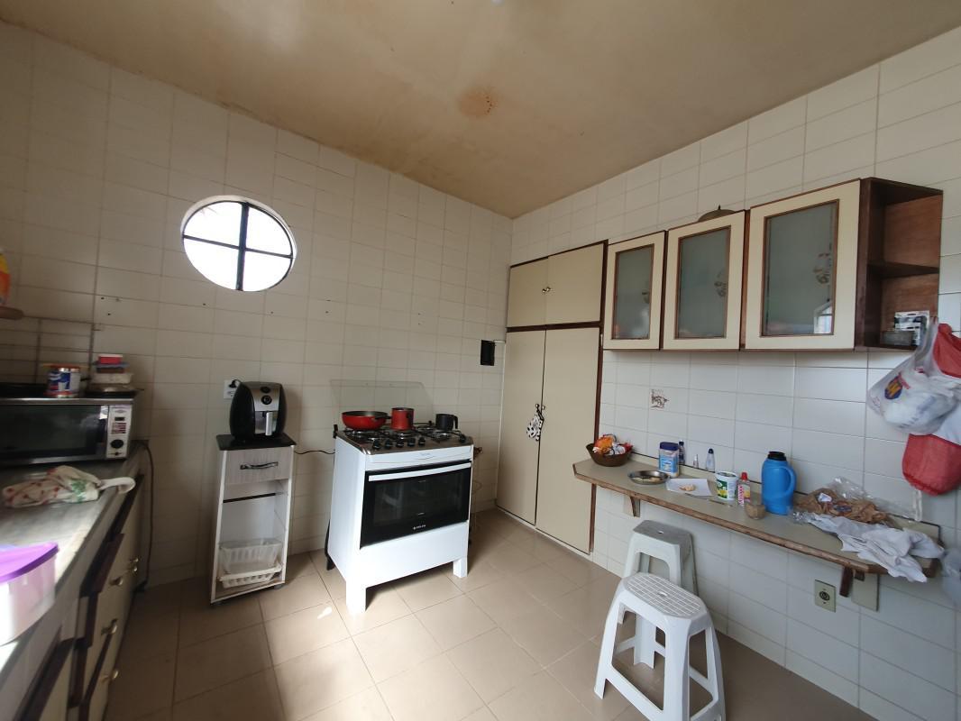 Casa, Jardim América, 4 Quartos, 4 Vagas, 1 Suíte