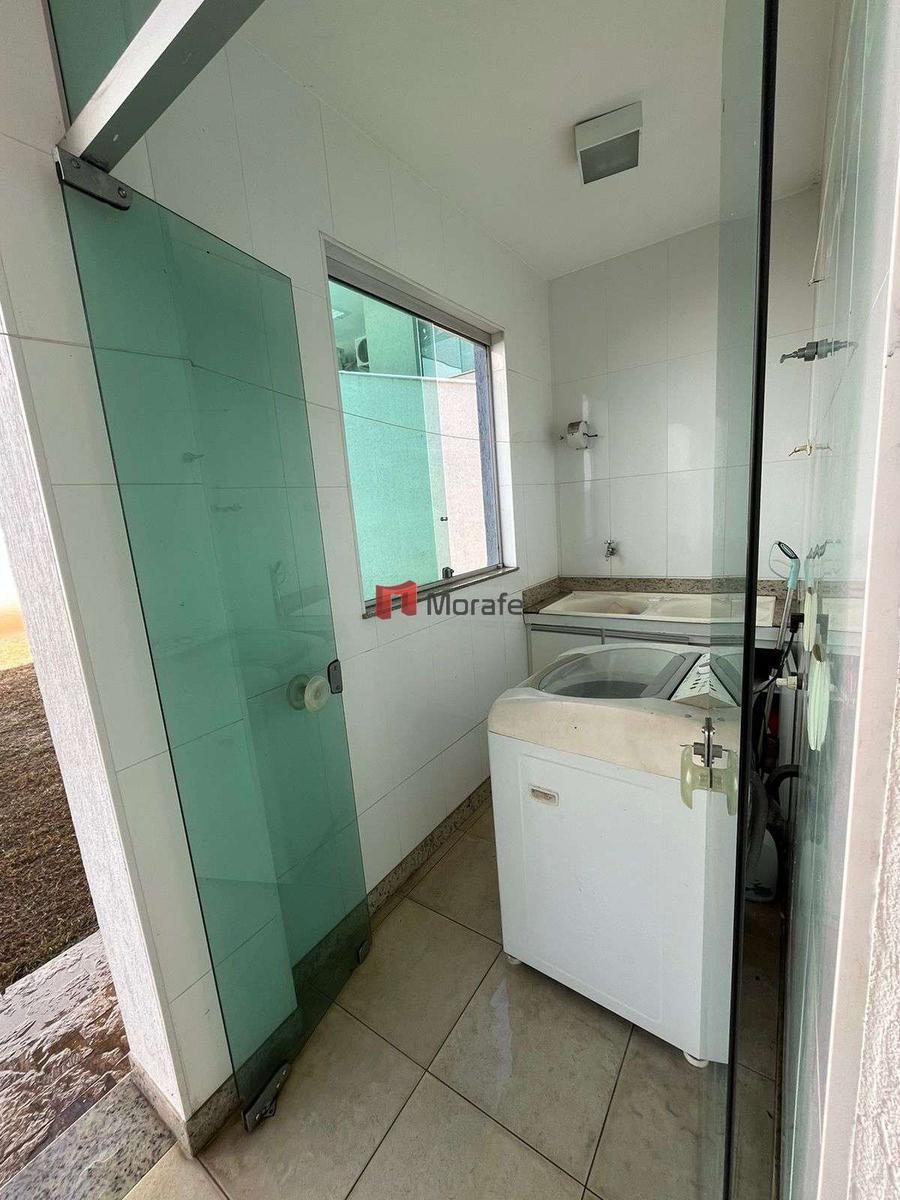 Casa, Castelo, 4 Quartos, 8 Vagas, 4 Suítes
