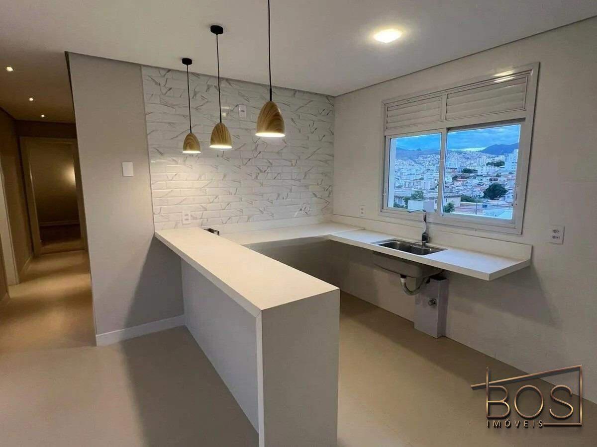 Apartamento, Sagrada Família, 2 Quartos, 2 Vagas, 1 Suíte