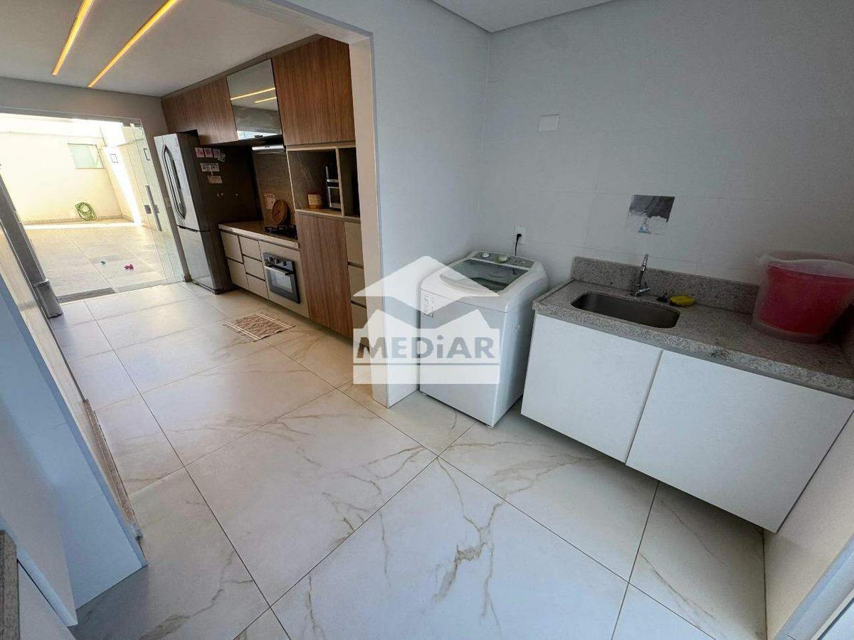 Apartamento, Sagrada Família, 4 Quartos, 2 Vagas, 4 Suítes