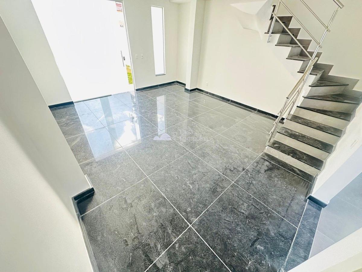 Casa, Santa Branca, 3 Quartos, 2 Vagas, 1 Suíte