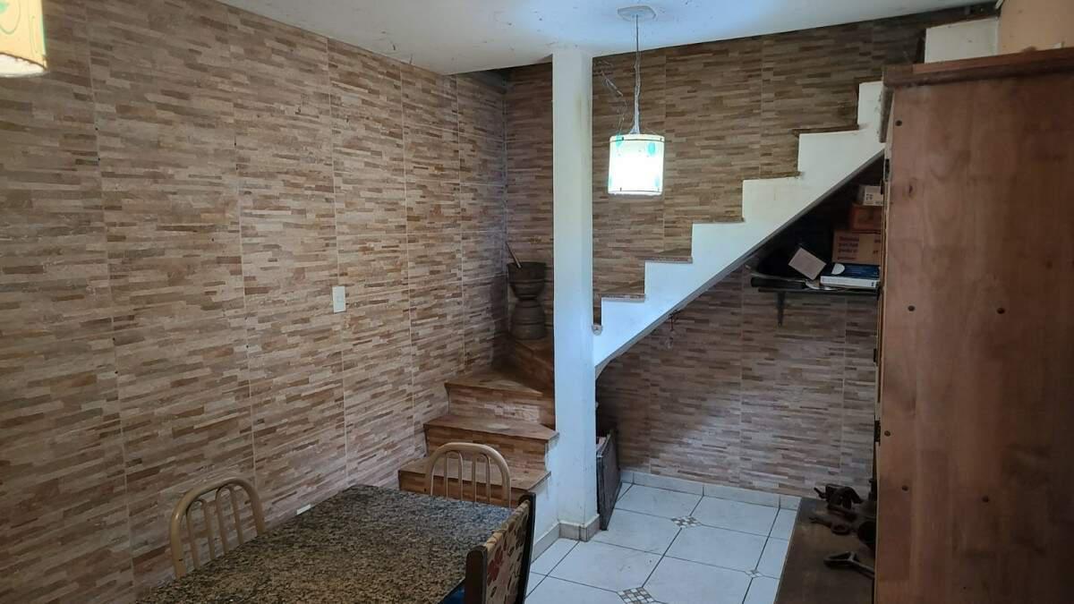 Casa, Estoril, 2 Quartos, 4 Vagas, 1 Suíte