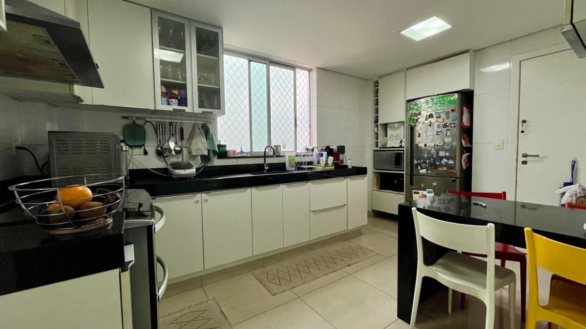 Apartamento, Caiçaras, 4 Quartos, 3 Vagas, 2 Suítes