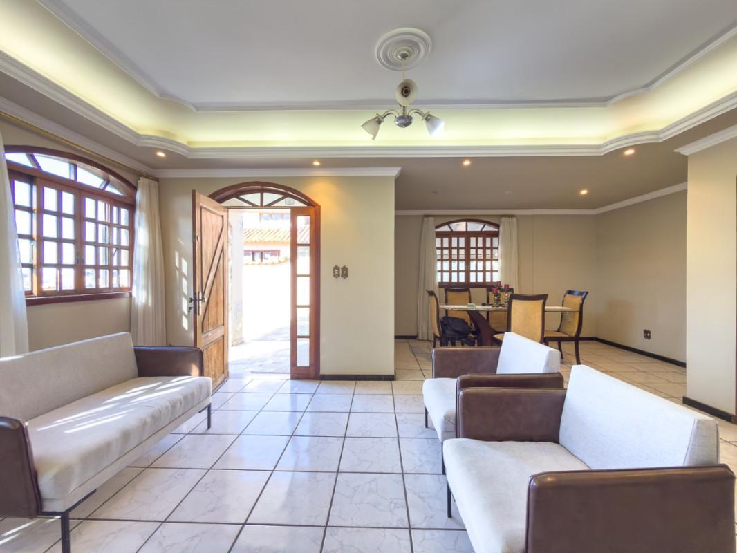 Casa, Santa Maria, 3 Quartos, 1 Vaga, 2 Suítes