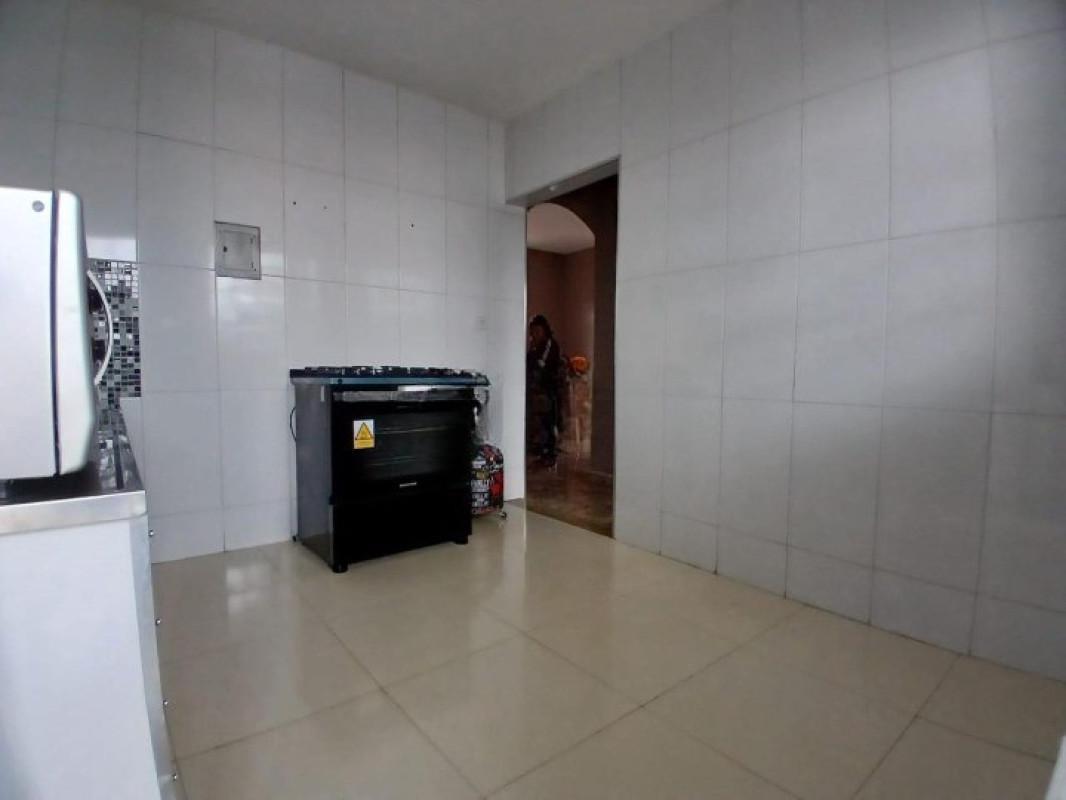 Casa, Milionários, 2 Quartos, 1 Vaga, 1 Suíte