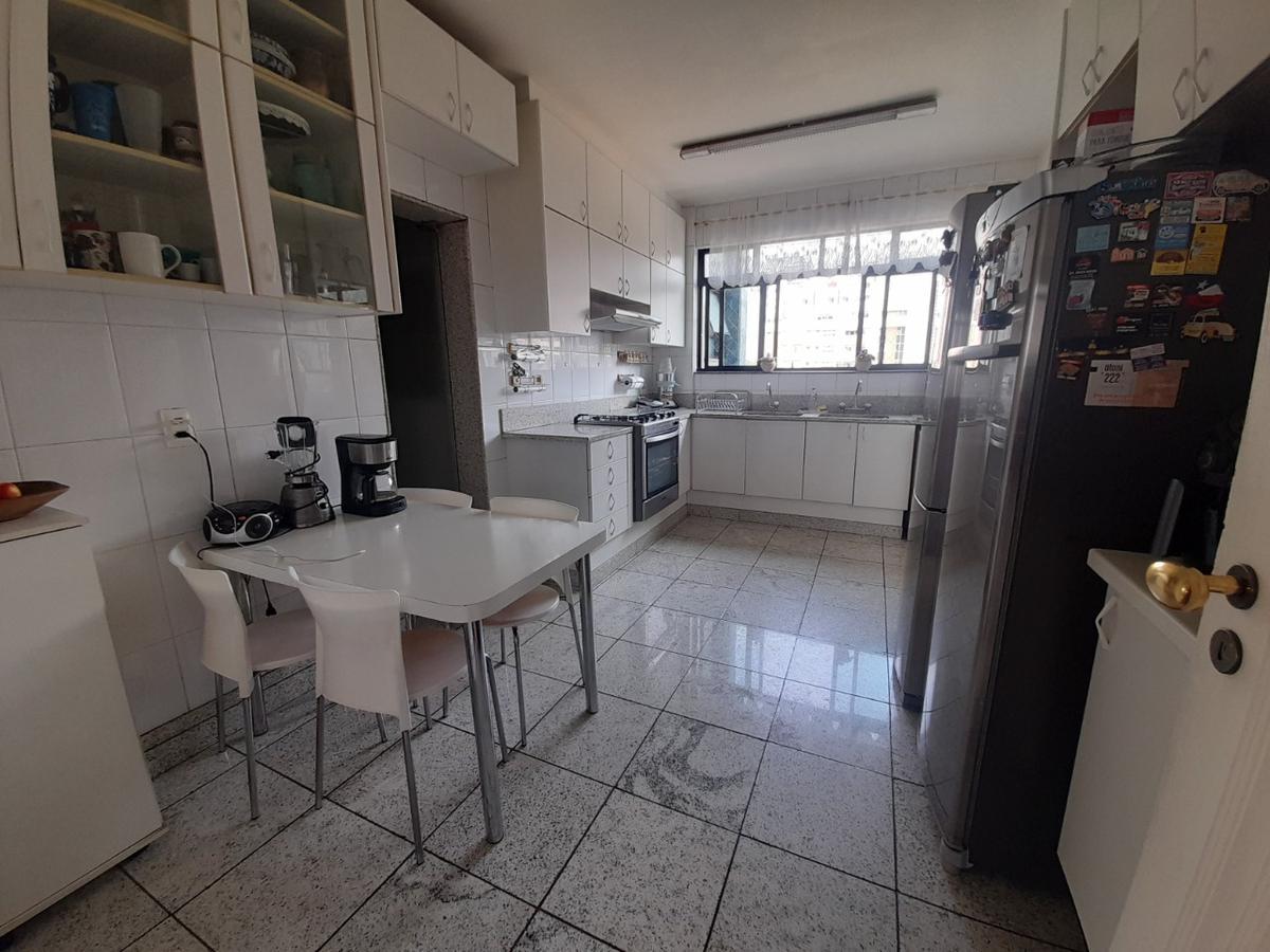 Apartamento, Funcionários, 4 Quartos, 3 Vagas, 2 Suítes