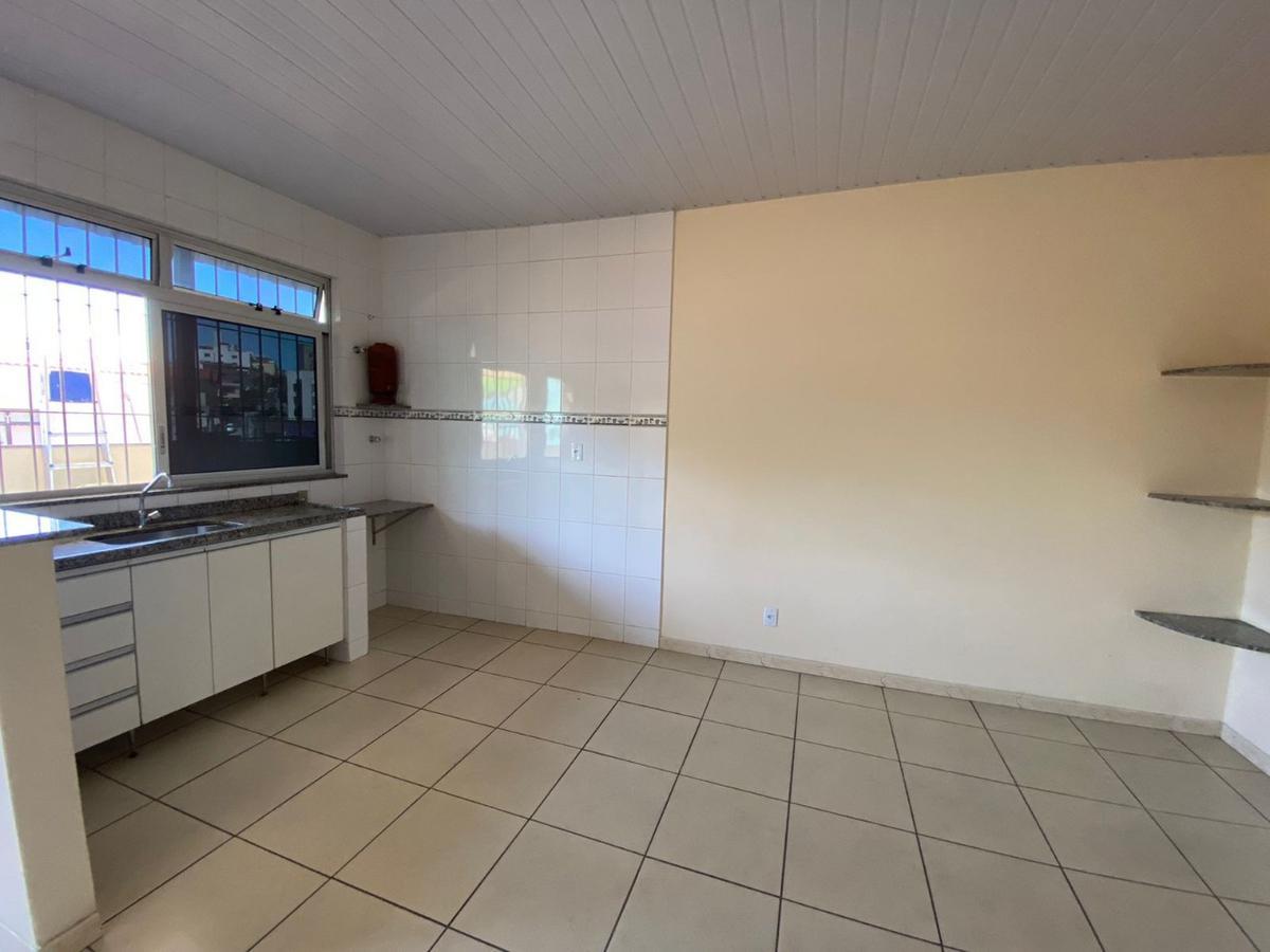 Quitinete, Floresta, 1 Quarto, 0 Vaga, 1 Suíte