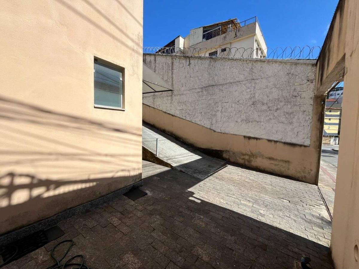 Casa, Estoril, 1 Quarto, 15 Vagas, 1 Suíte