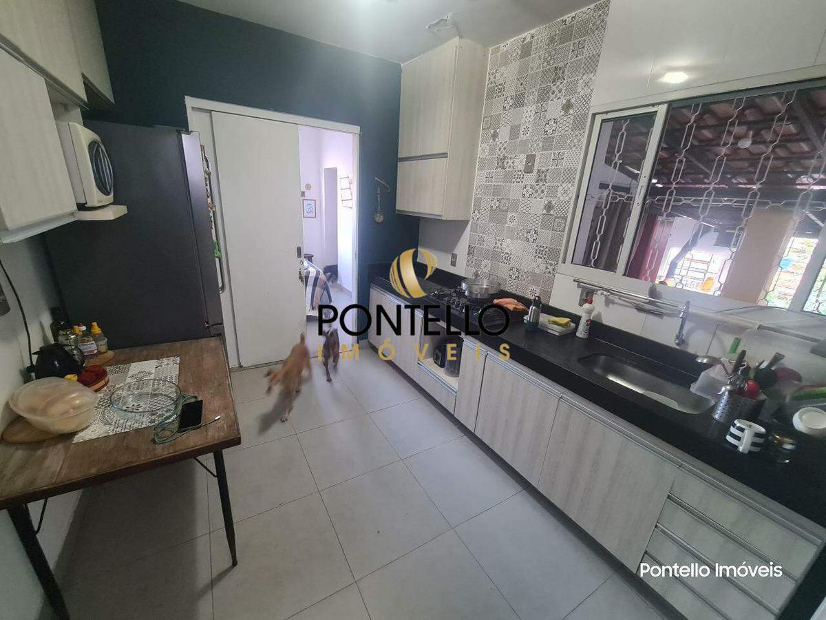 Casa, Cachoeirinha, 4 Quartos, 1 Vaga, 1 Suíte