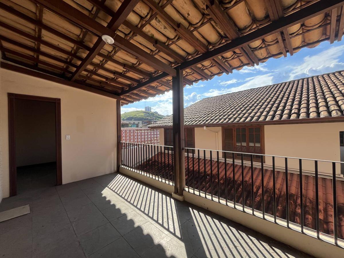 Casa, Professores, 5 Quartos, 2 Vagas, 2 Suítes