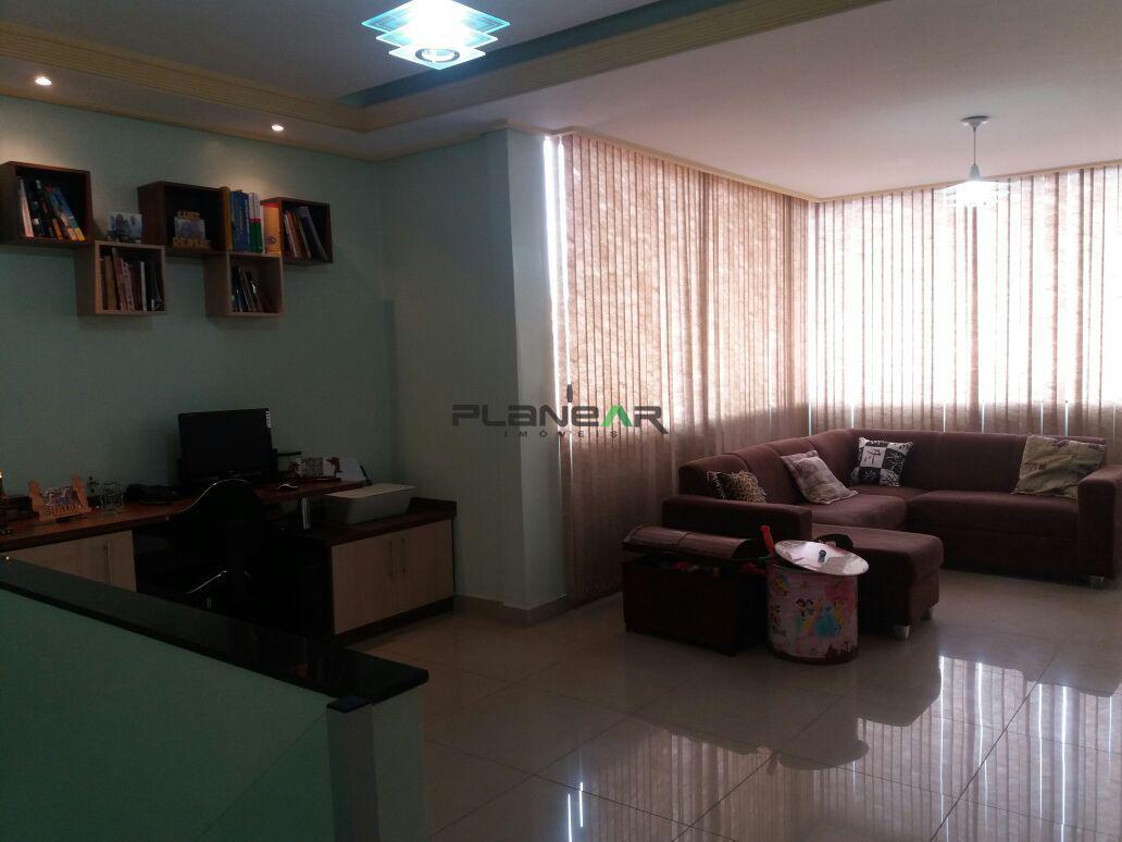 Casa, Jardim Riacho das Pedras, 4 Quartos, 2 Vagas, 1 Suíte