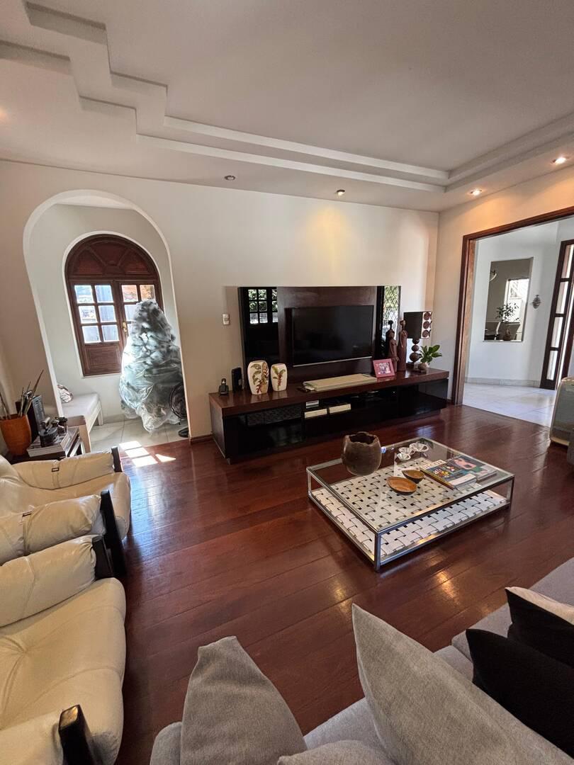 Casa, Santa Helena, 4 Quartos, 4 Vagas, 1 Suíte