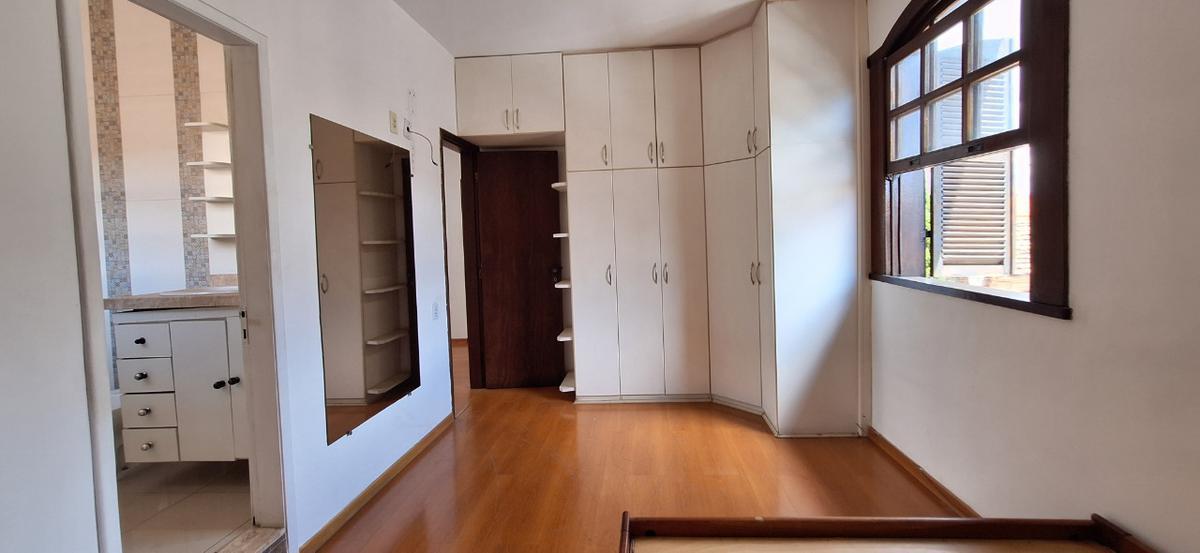 Casa, Floresta, 4 Quartos, 3 Vagas, 1 Suíte
