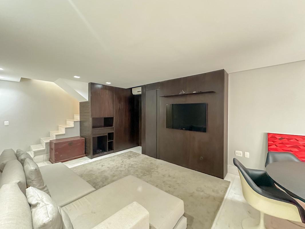 Cobertura, Funcionários, 2 Quartos, 2 Vagas, 2 Suítes