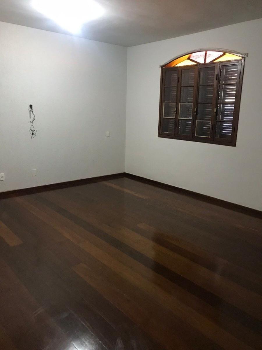 Casa Comercial, Santa Branca, 4 Quartos, 4 Vagas, 2 Suítes