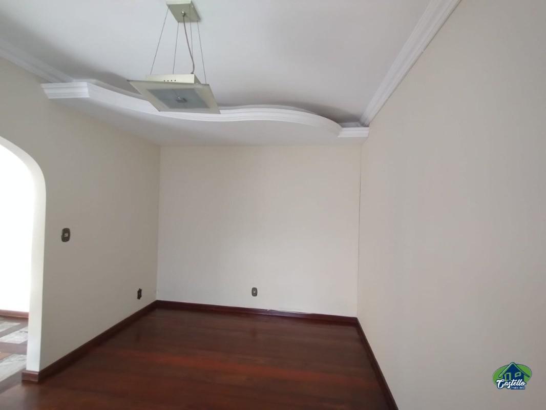 Casa, Cachoeirinha, 3 Quartos, 2 Vagas, 1 Suíte