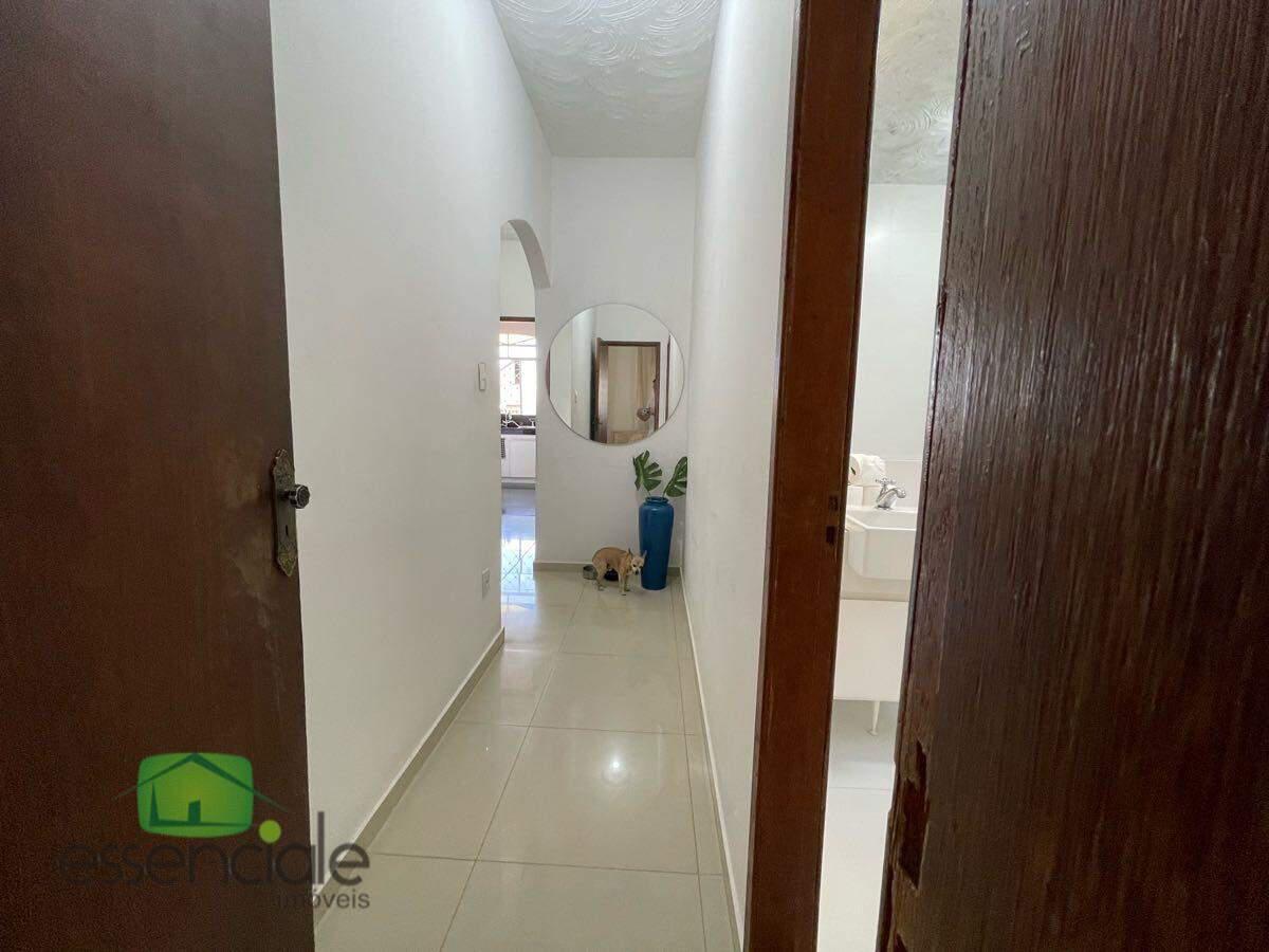 Casa, Santa Cruz Industrial, 3 Quartos, 5 Vagas, 1 Suíte