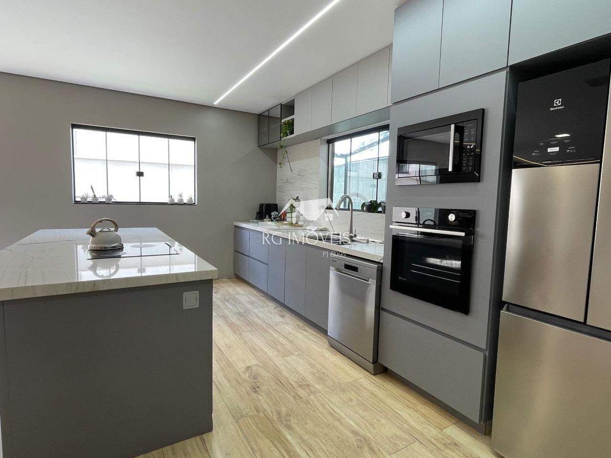 Casa, Santa Helena (barreiro), 3 Quartos, 2 Vagas, 1 Suíte