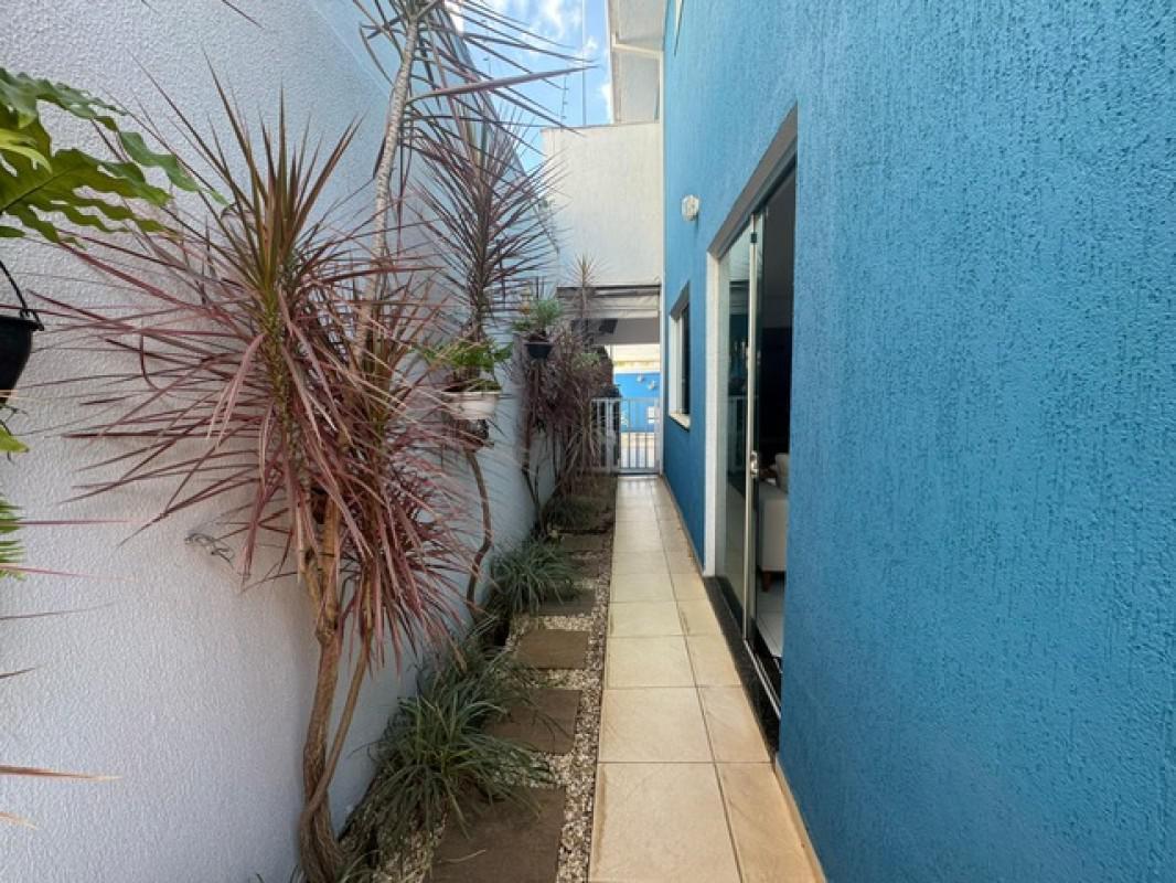 Casa, Castelo, 4 Quartos, 3 Vagas, 1 Suíte