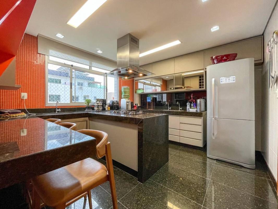 Apartamento, Castelo, 4 Quartos, 2 Vagas, 2 Suítes