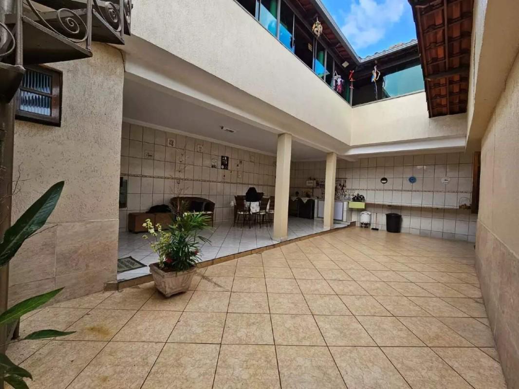 Casa, Átila de Paiva, 3 Quartos, 2 Vagas
