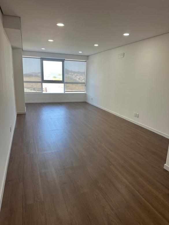 Sala, Estoril, 0 Quarto, 1 Vaga