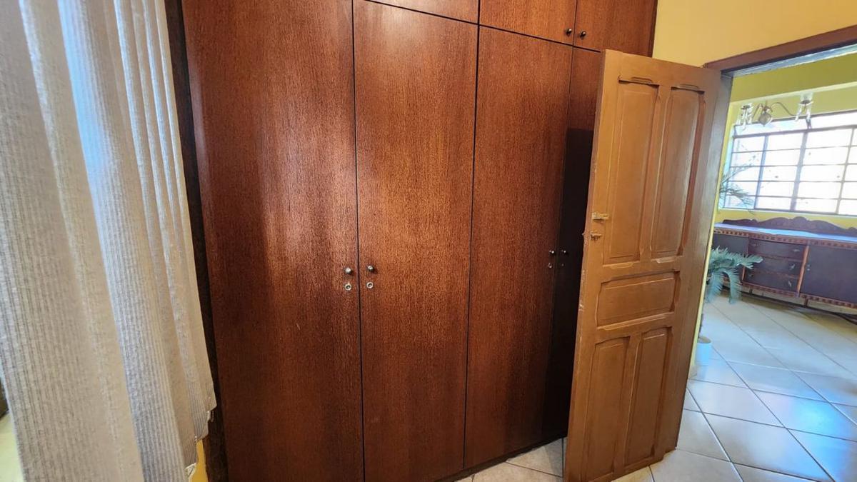 Casa, Horto, 8 Quartos, 3 Vagas, 3 Suítes