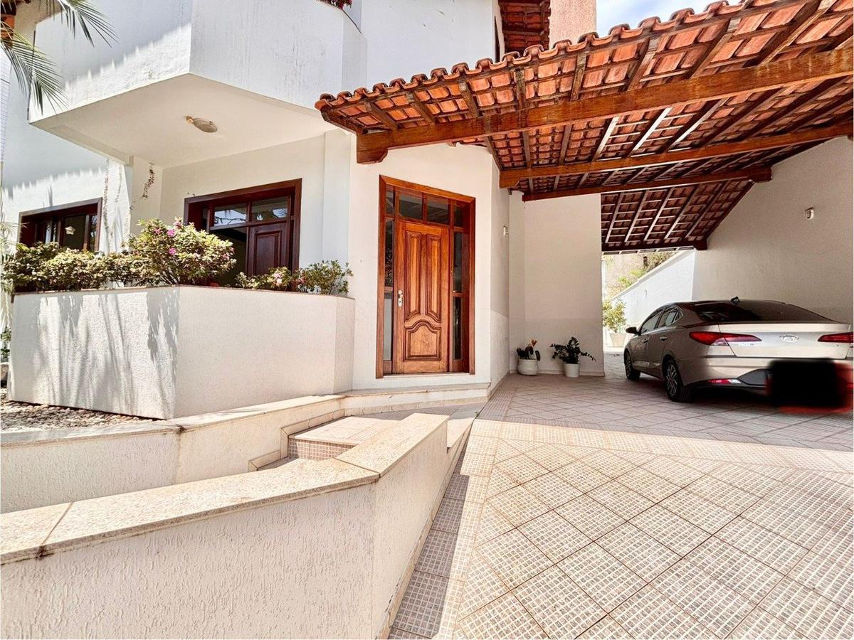 Casa, Castelo, 5 Quartos, 6 Vagas, 2 Suítes