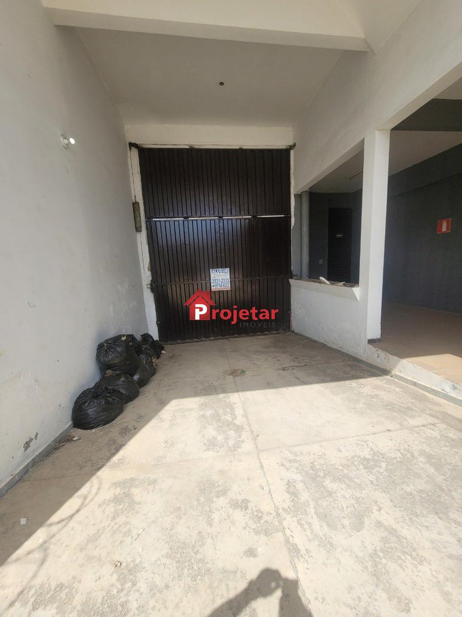 Galpão, Nova Floresta, 0 Quarto, 20 Vagas
