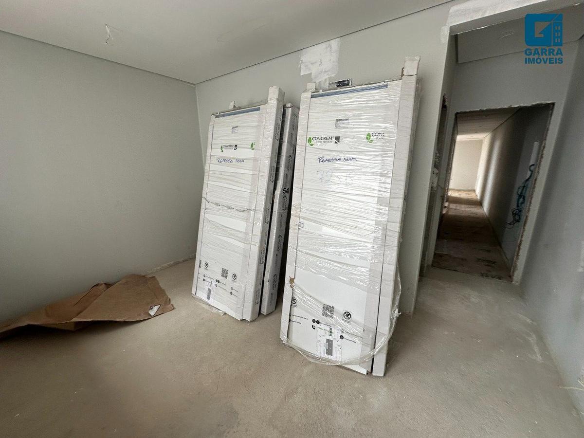 Casa, Fernão Dias, 3 Quartos, 4 Vagas, 1 Suíte