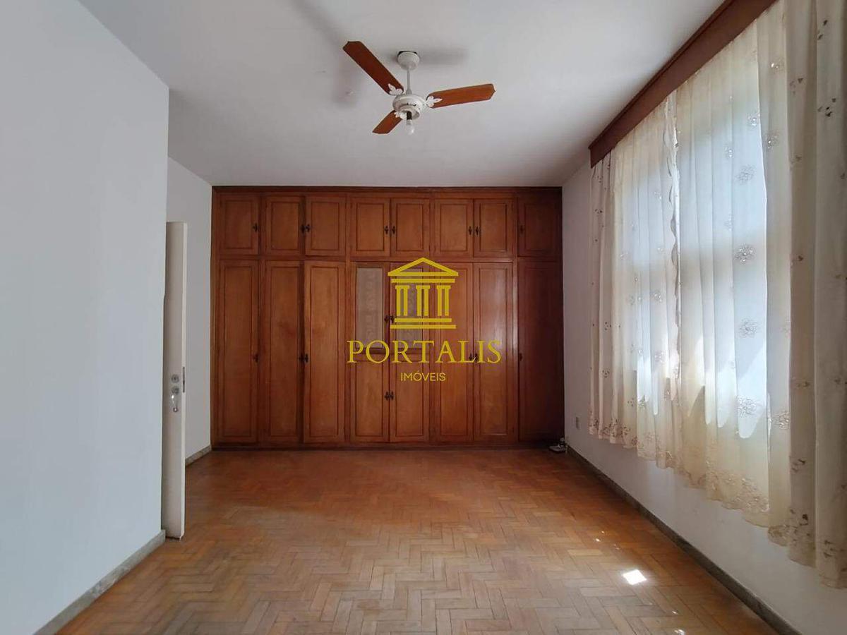 Casa Comercial, Funcionários, 9 Quartos, 5 Vagas