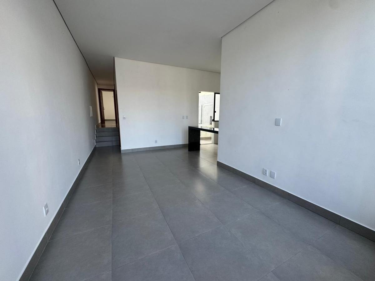 Casa, Serra Dourada, 3 Quartos, 2 Vagas, 1 Suíte