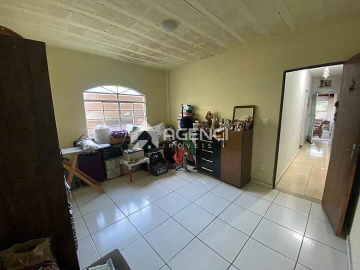 Casa, Santa Maria, 3 Quartos, 0 Vaga, 1 Suíte