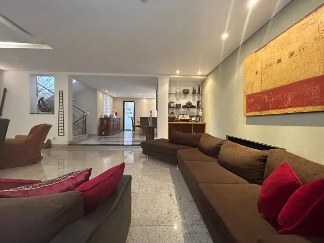 Casa, Centro, 4 Quartos, 5 Vagas, 1 Suíte