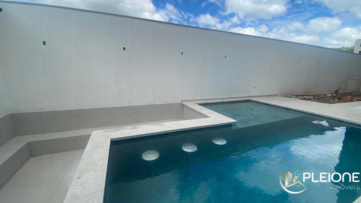 Casa, Tropical, 3 Quartos, 4 Vagas, 3 Suítes
