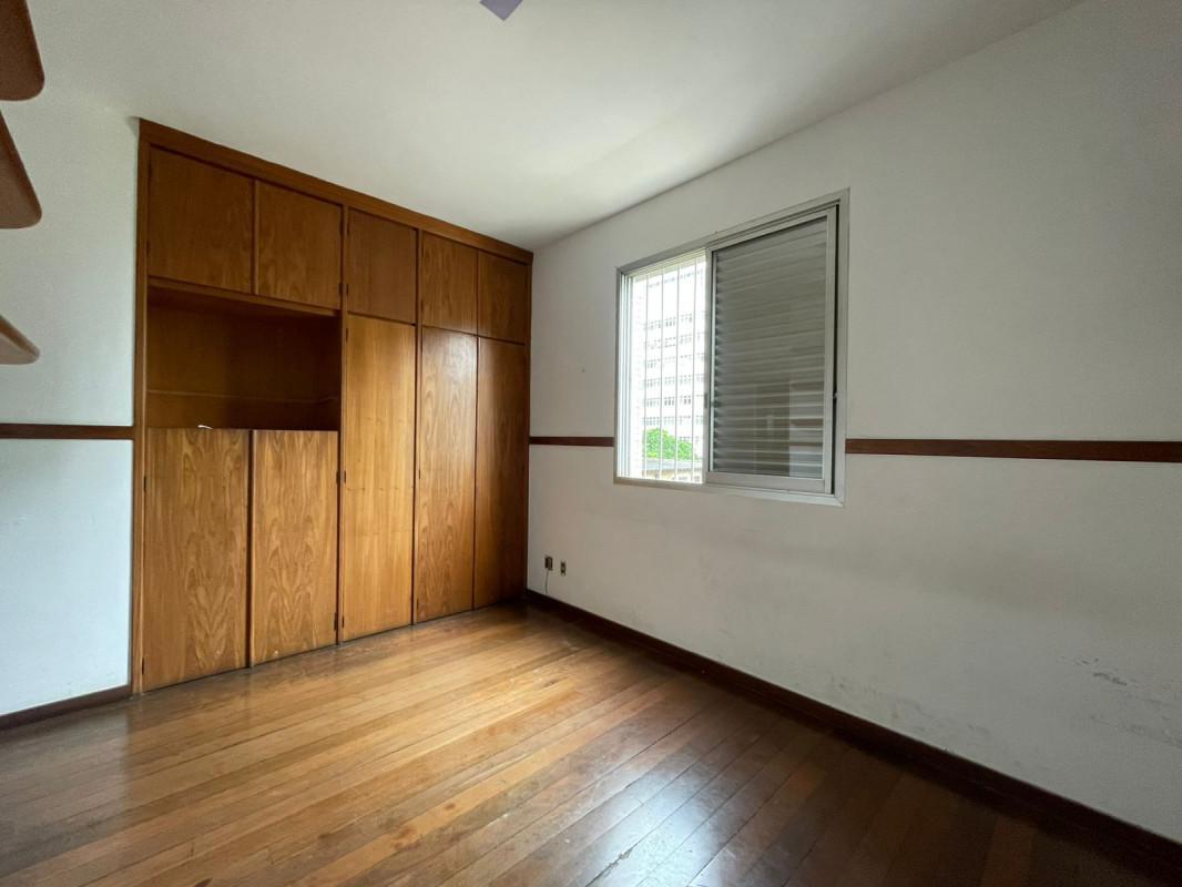 Apartamento, Funcionários, 4 Quartos, 2 Vagas, 1 Suíte