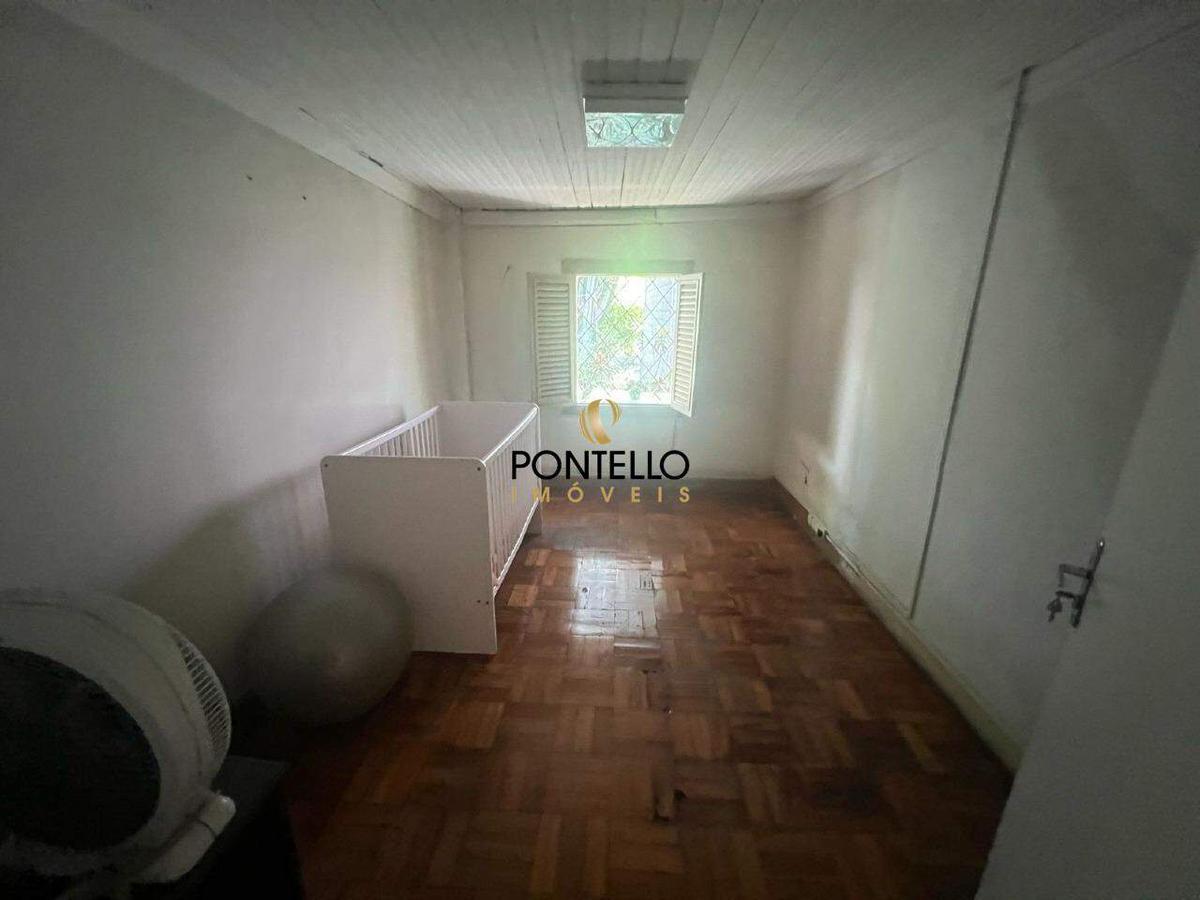 Casa, Centro, 6 Quartos, 0 Vaga, 1 Suíte