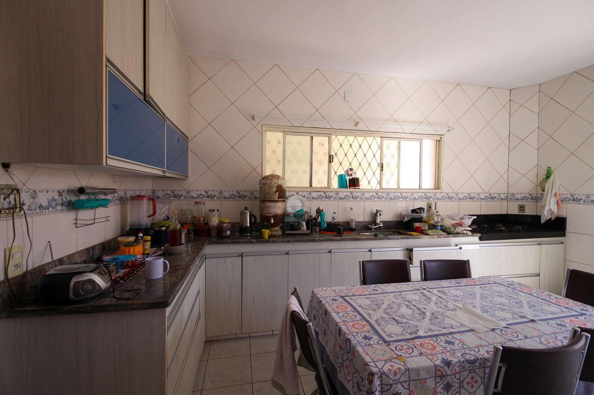 Casa, Planalto, 5 Quartos, 5 Vagas, 1 Suíte