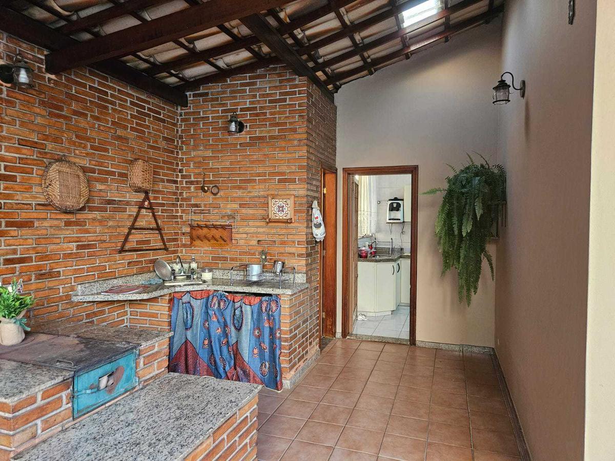 Casa, Castelo, 5 Quartos, 4 Vagas, 1 Suíte