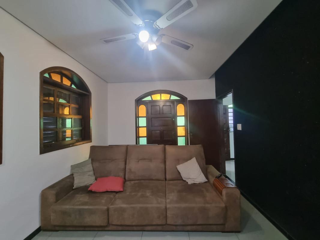 Casa, Jardim Riacho das Pedras, 3 Quartos, 8 Vagas, 2 Suítes