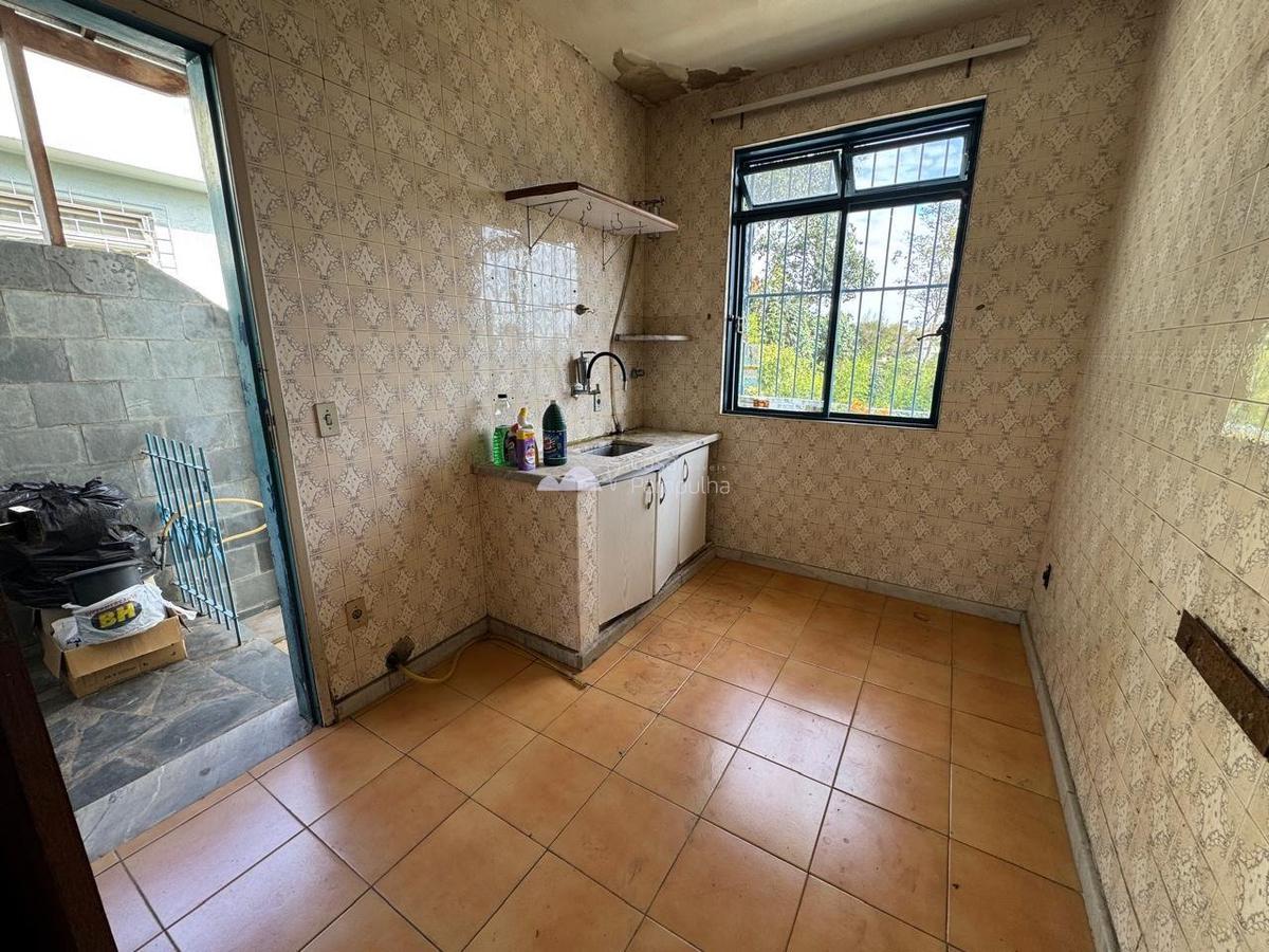 Casa, Santa Branca, 3 Quartos, 4 Vagas, 1 Suíte