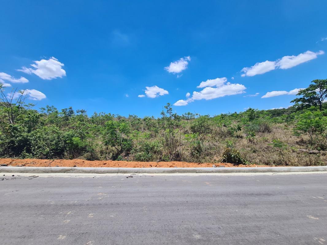 Lote, Novo Retiro, 0 Quarto, 0 Vaga