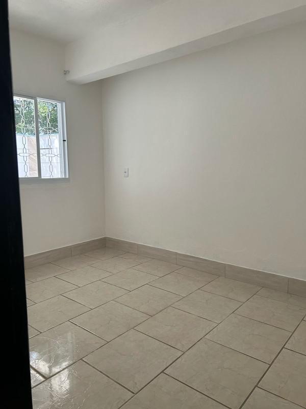 Casa, Centro, 2 Quartos, 0 Vaga