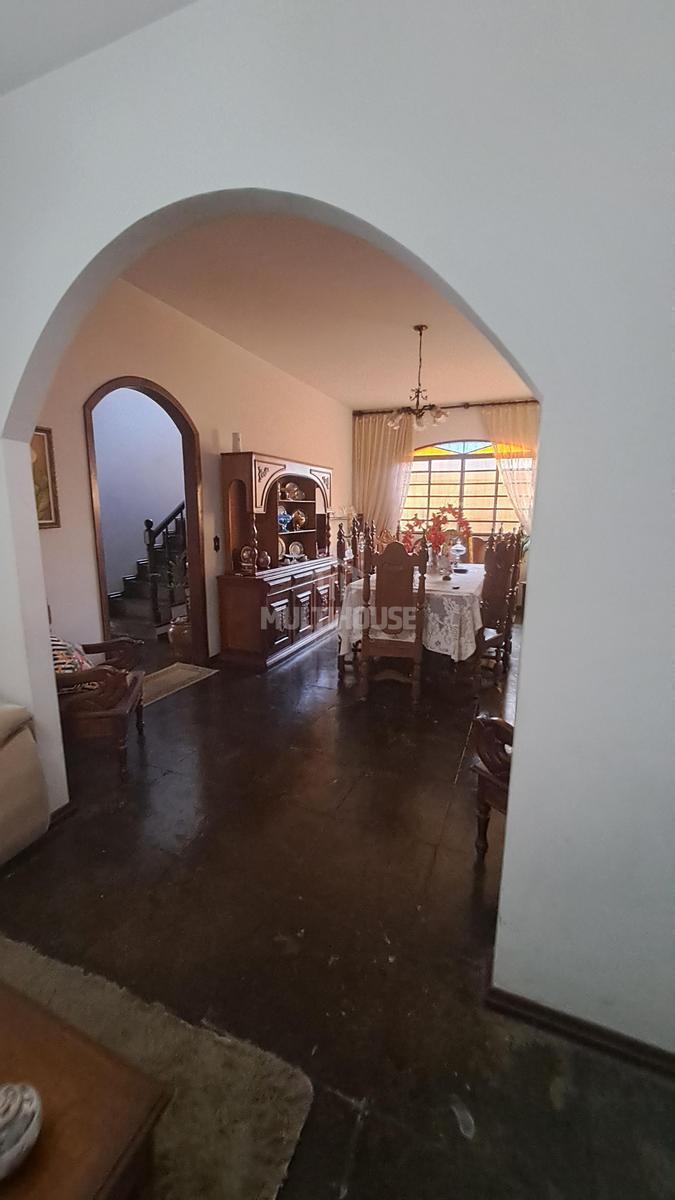 Casa, Vila Clóris, 3 Quartos, 4 Vagas, 1 Suíte