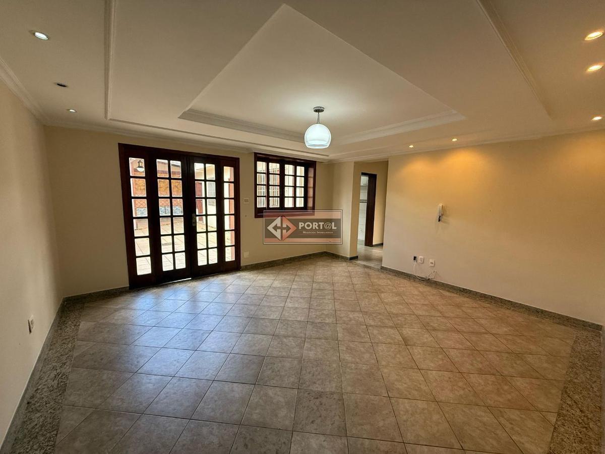 Casa Comercial, Itapoã, 5 Quartos, 4 Vagas, 2 Suítes