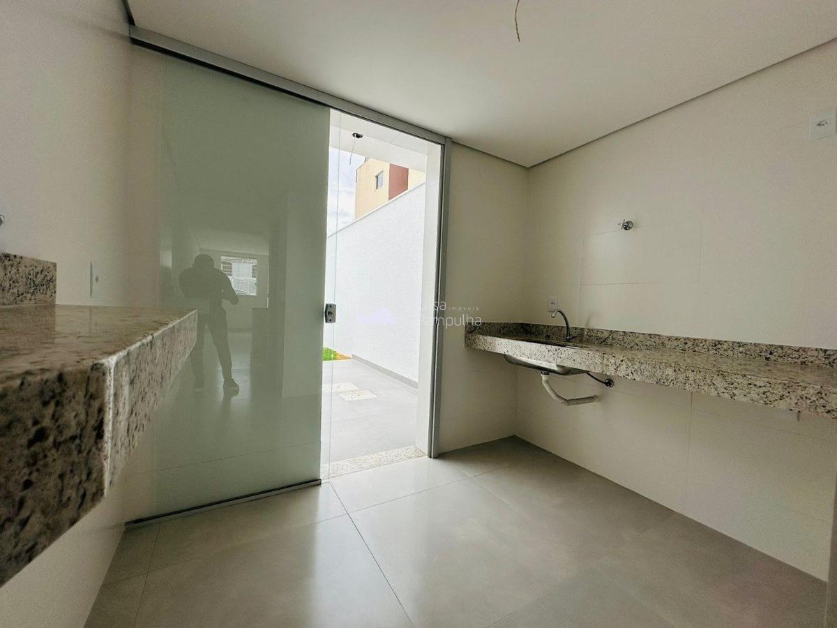 Casa, Jardim Leblon, 2 Quartos, 2 Vagas