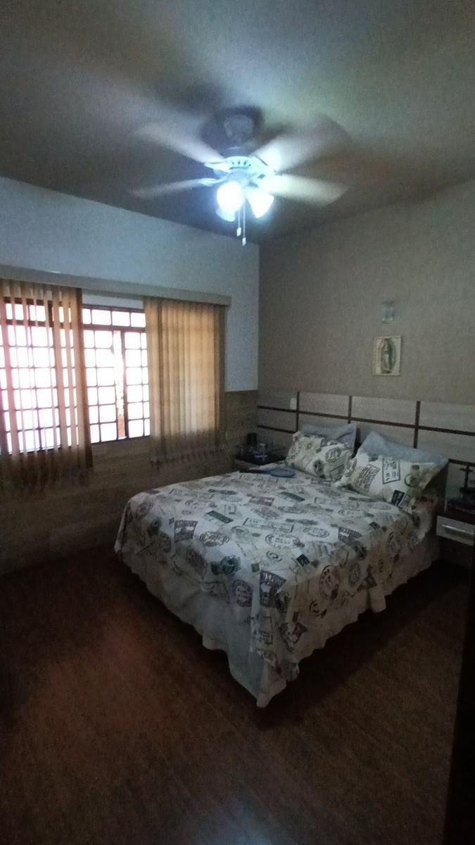 Casa, Castelo, 4 Quartos, 6 Vagas, 2 Suítes