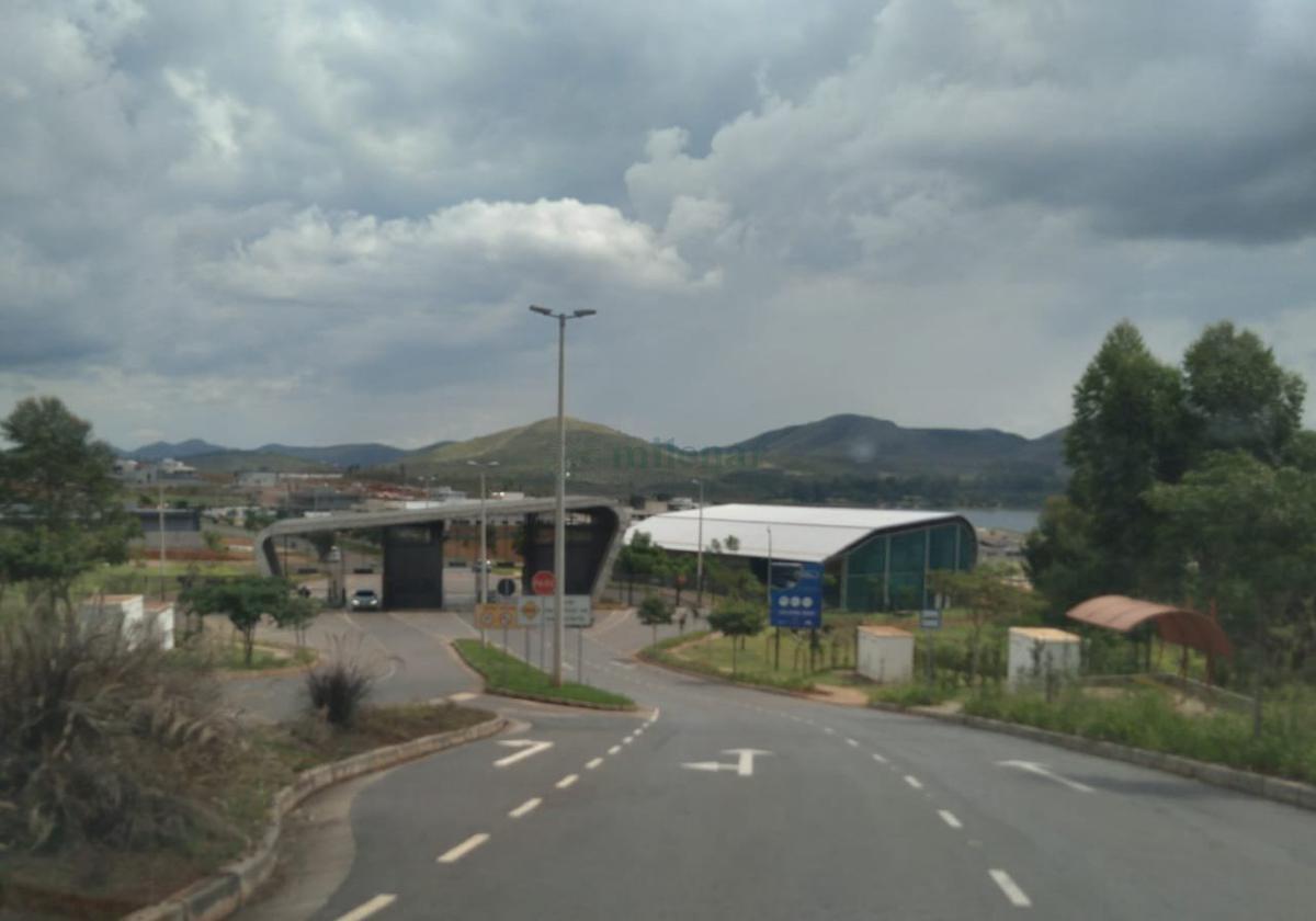 Casa, Alphaville - Lagoa dos Ingleses, 4 Quartos, 2 Vagas, 2 Suítes