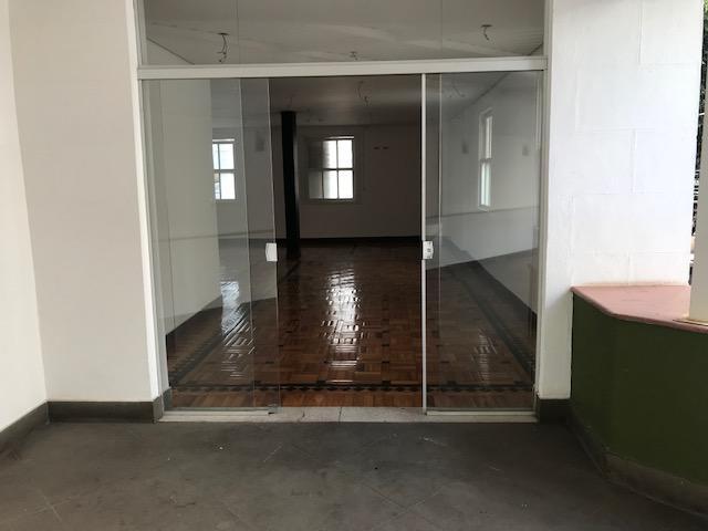 Casa Comercial, Funcionários, 0 Quarto, 0 Vaga